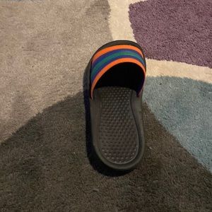 Slides, grooves on bottom